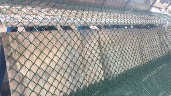 浸塑电焊网：预防山体滑坡的好帮手