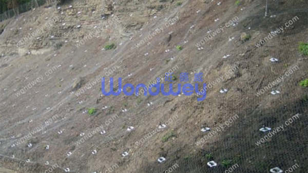 钛克网 (TECCO网) 安装方案A: 先安装锚杆再铺设网格
